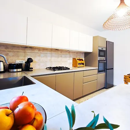 David - Pet Friendly - New For 9 Person Labin (Istria)