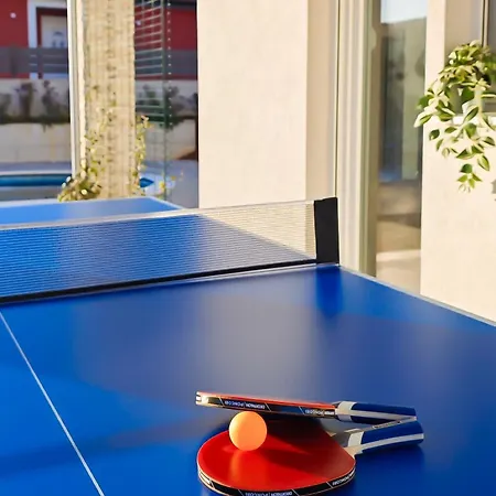 Villa David - Pet Friendly - New For 9 Person