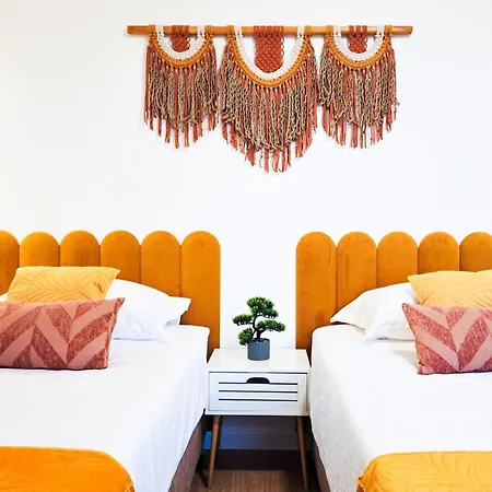 David - Pet Friendly - New For 9 Person Vila