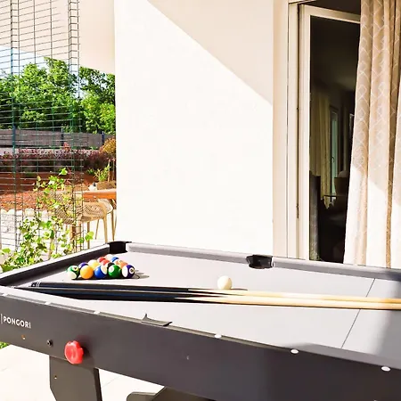 David - Pet Friendly - New For 9 Person