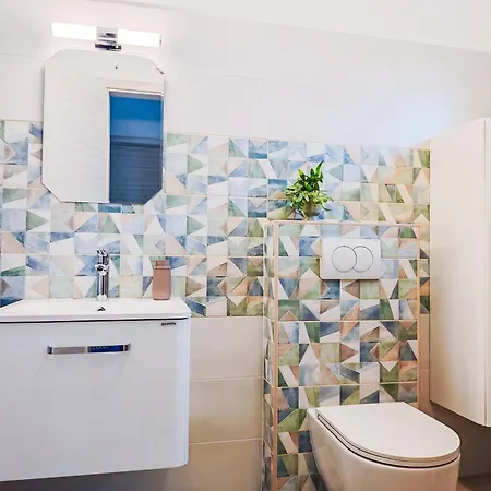 David - Pet Friendly - New For 9 Person Labin (Istria)