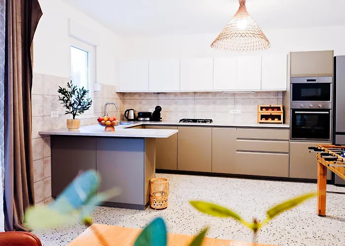 David - Pet Friendly - New For 9 Person Villa *